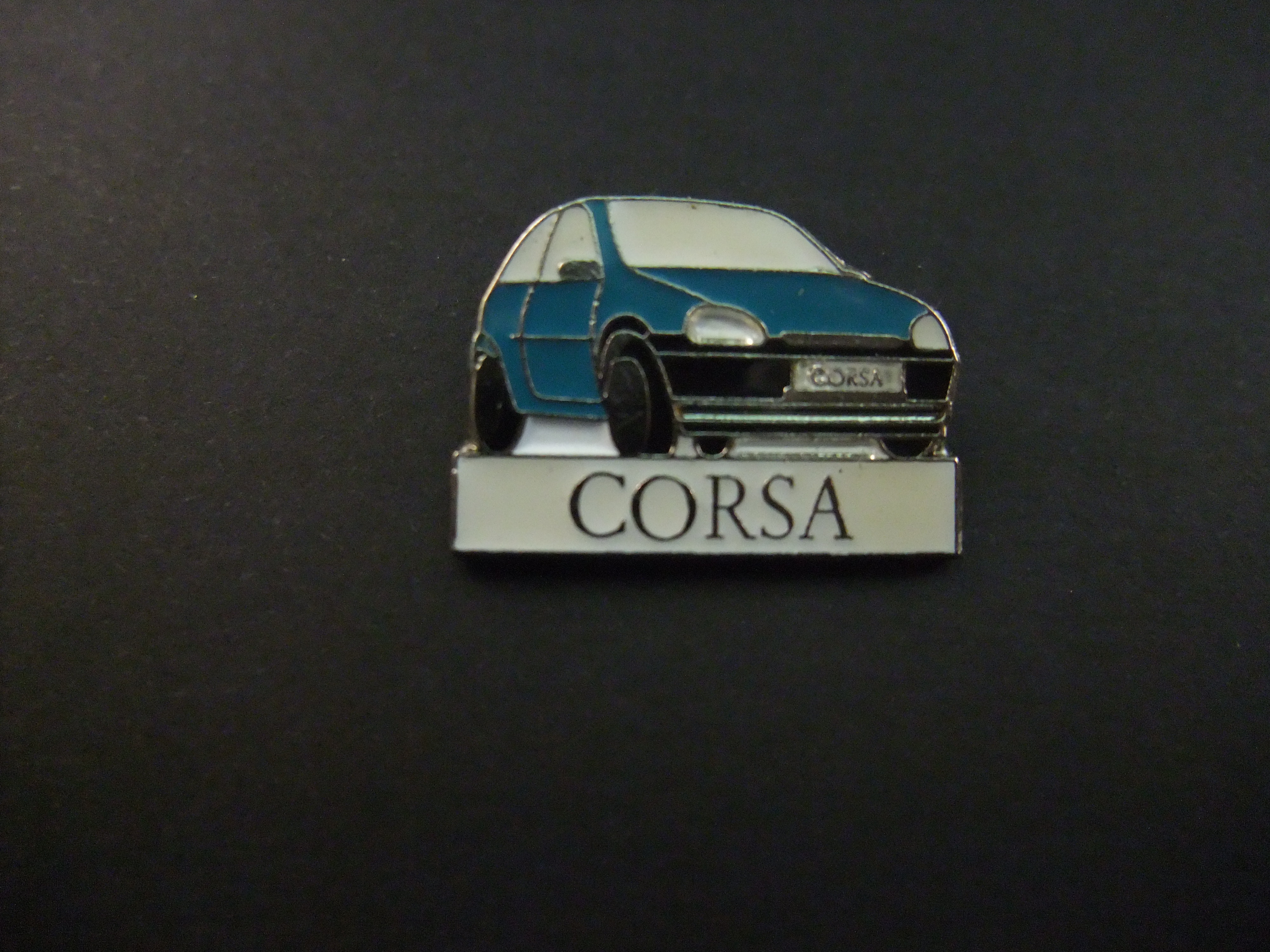 Opel Corsa auto donkerblauw